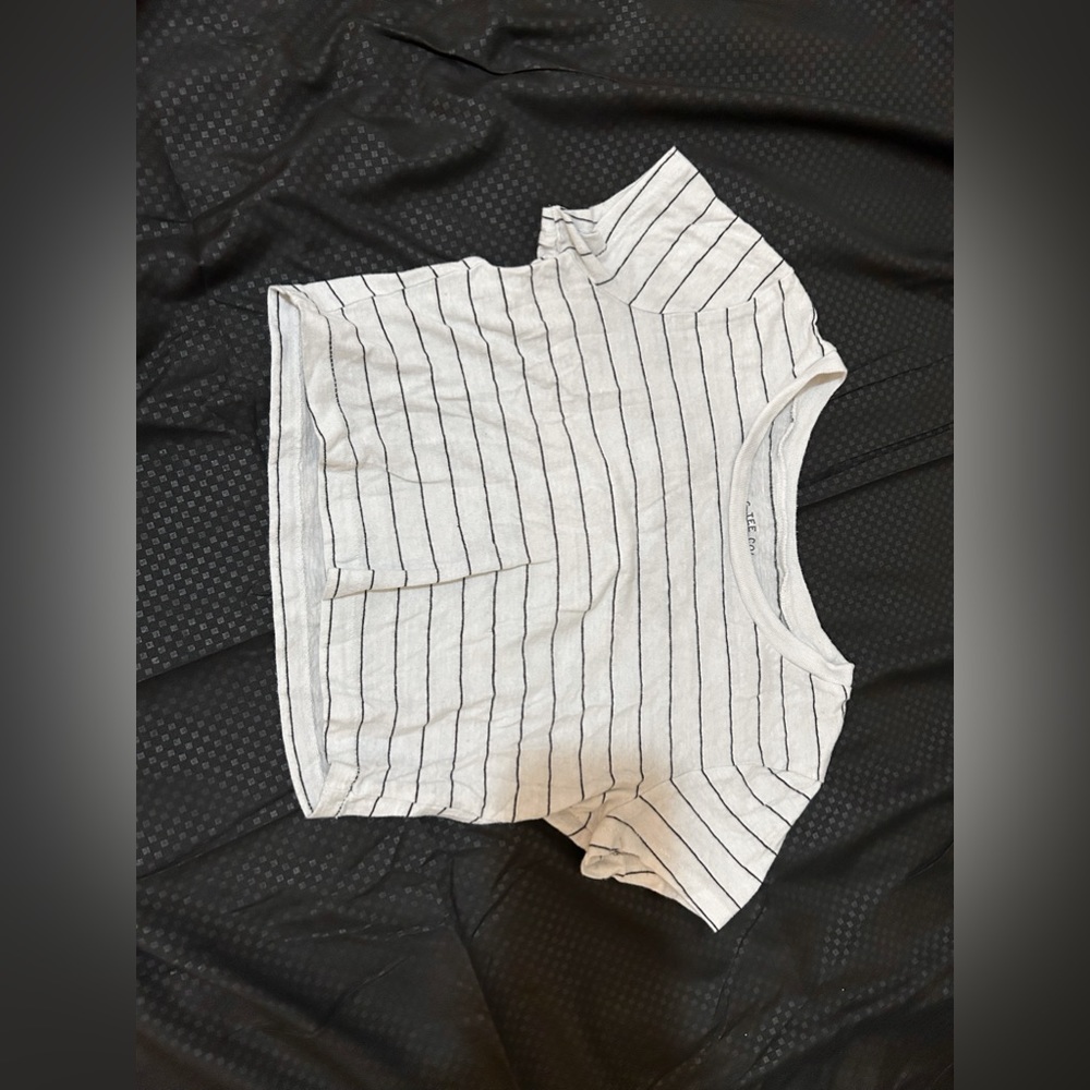 Abercrombie & Fitch black and white XS Crop top